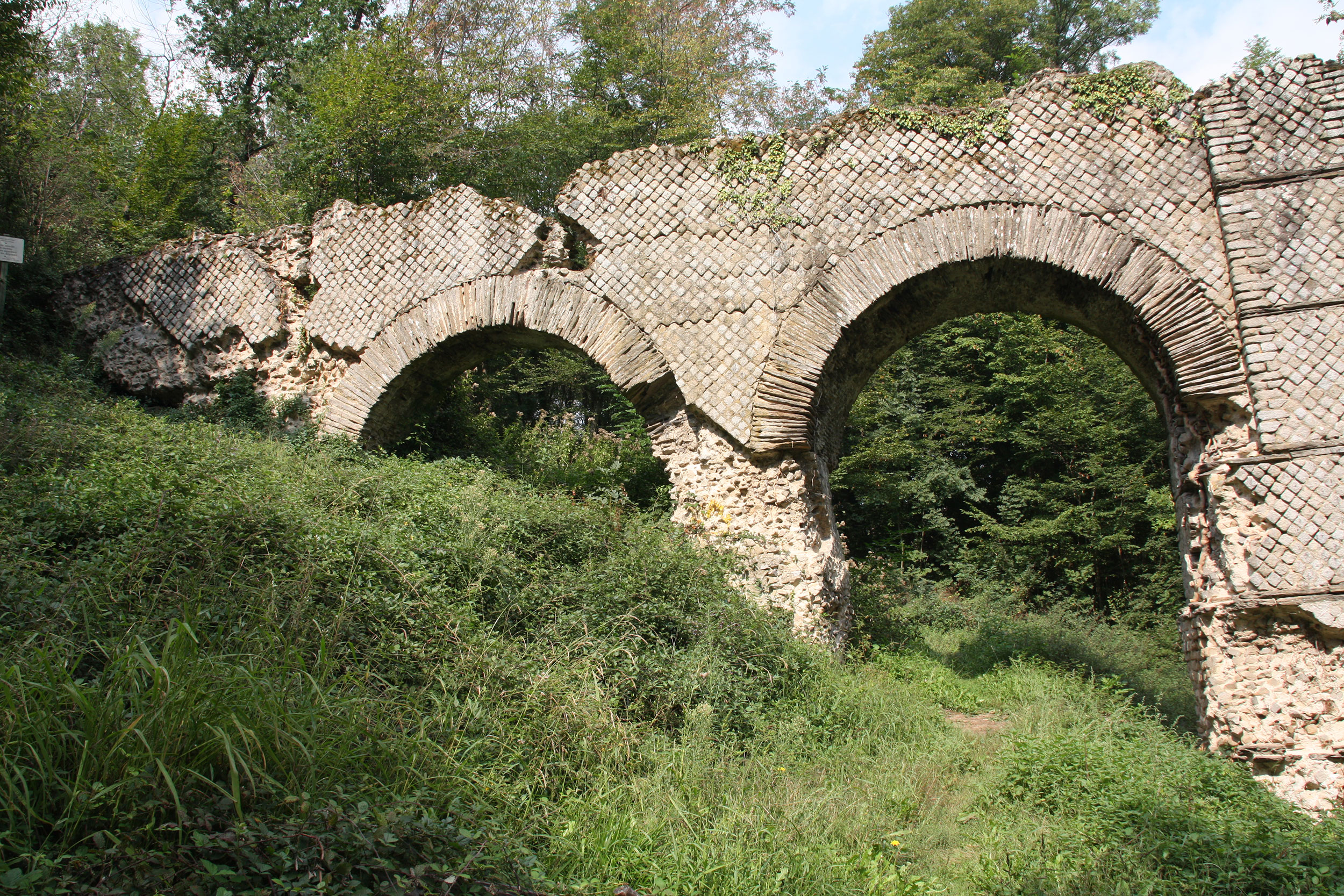 The Aqueduct of the Arches Historical Marker